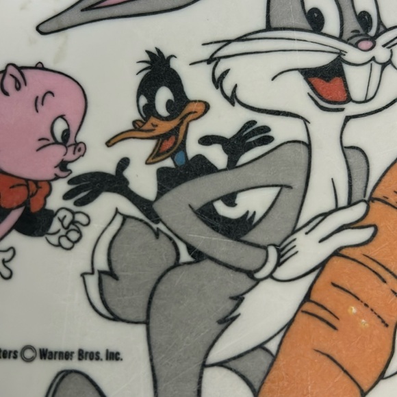 Vintage Looney Tunes Bugs Bunny, Elmer Fudd, Porky Pig and Daffy Duck plate - Picture 3 of 9